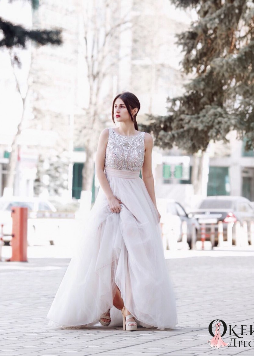 Белое свадебное платье напрокат фатиновое