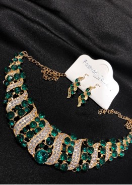 Ожерелье золото с зеленым