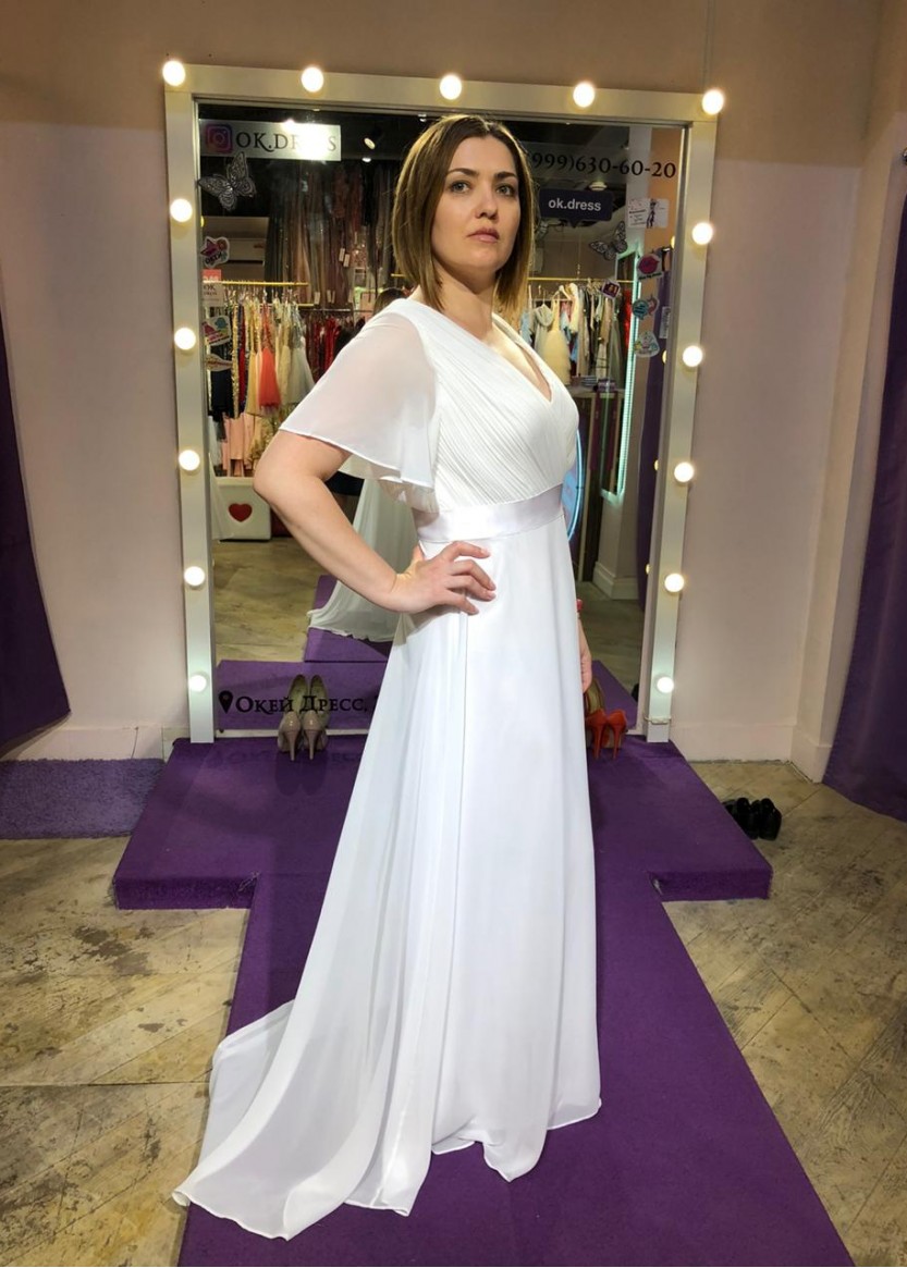 Вечернее белое закрытое платье большого размера Купить или напрокат