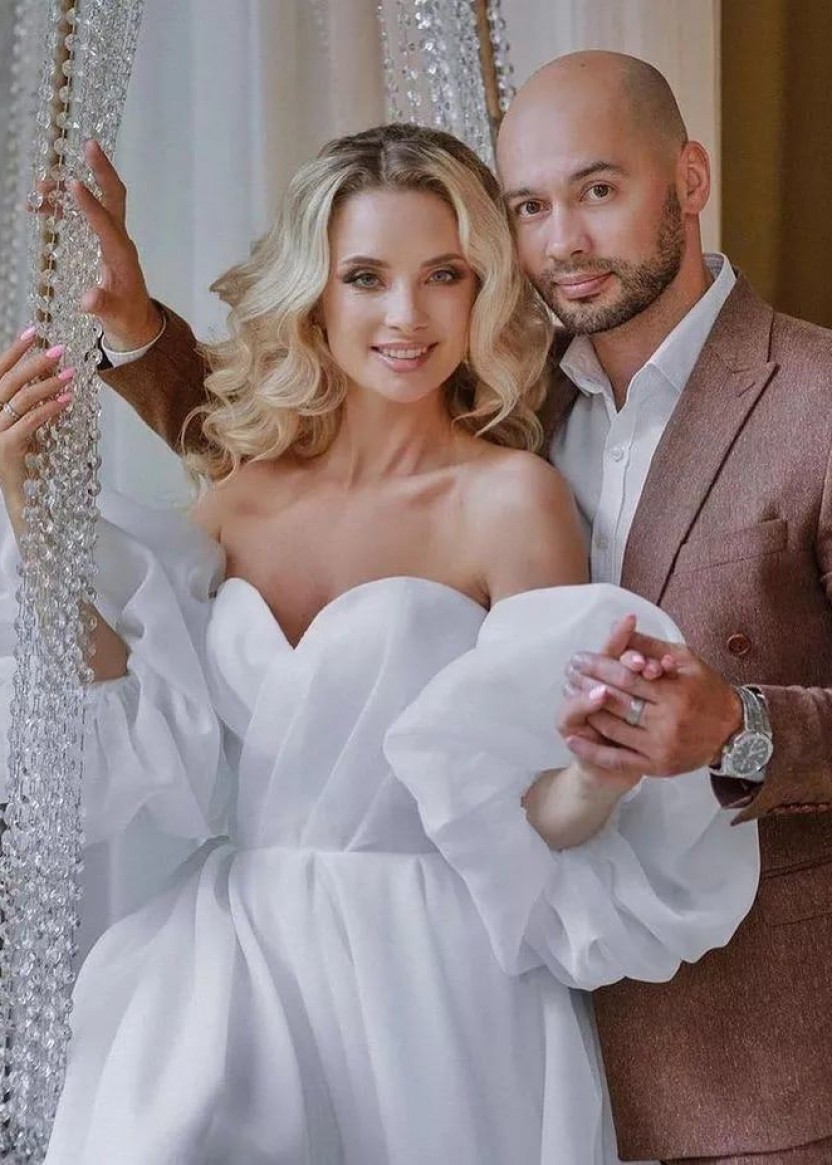 Белое свадебное платье с воланами напрокат или купить Краснодар