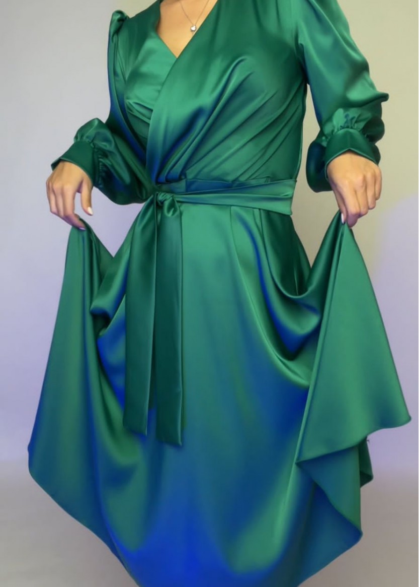 Зеленое простое короткое шелковое платье с рукавами в аренду