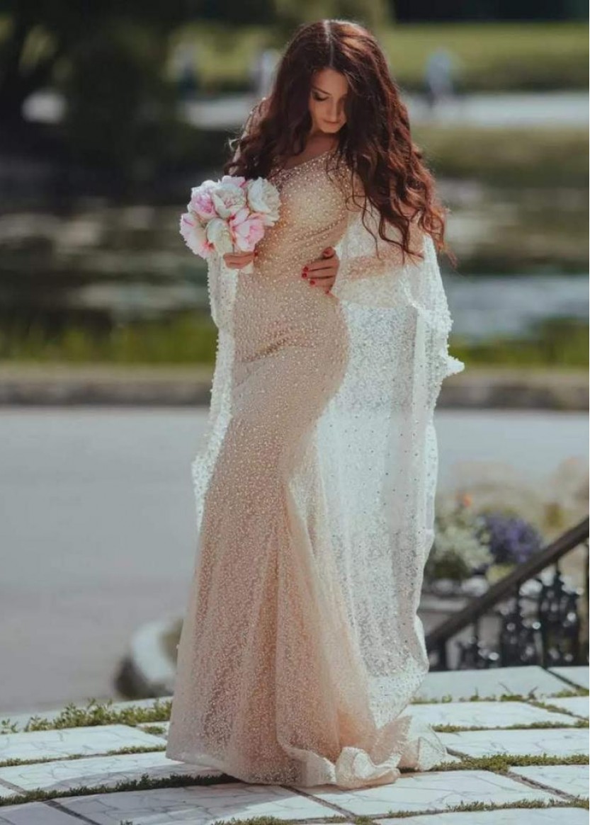 Свадебное платье бежевое в пол с жемчугом в Краснодаре