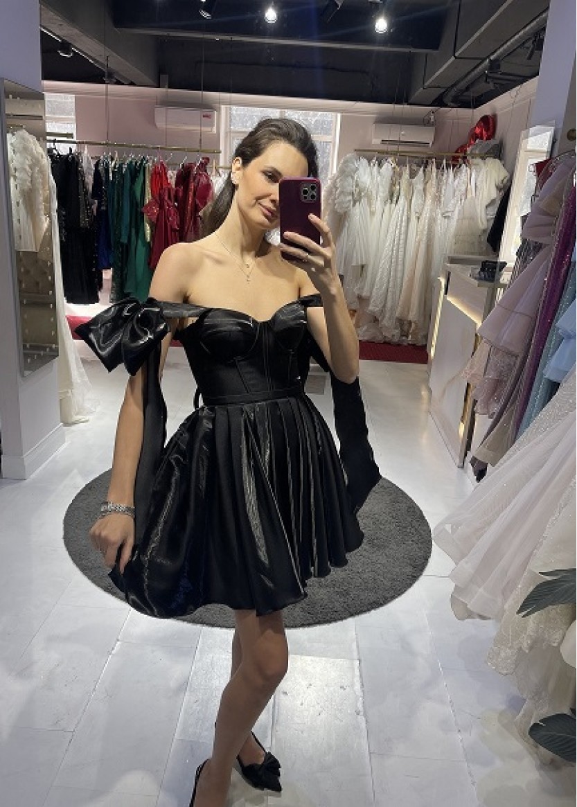 Короткое черное платье напрокат