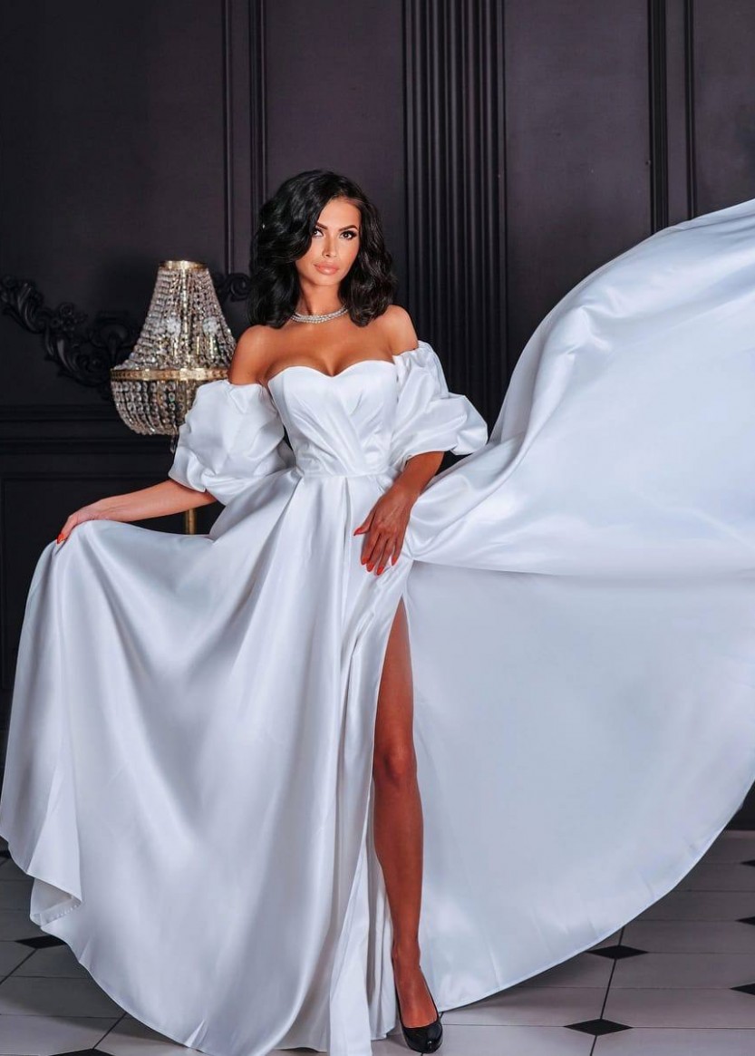 Белое простое платье с рукавами-фонариками напрокат и купить в Краснодаре