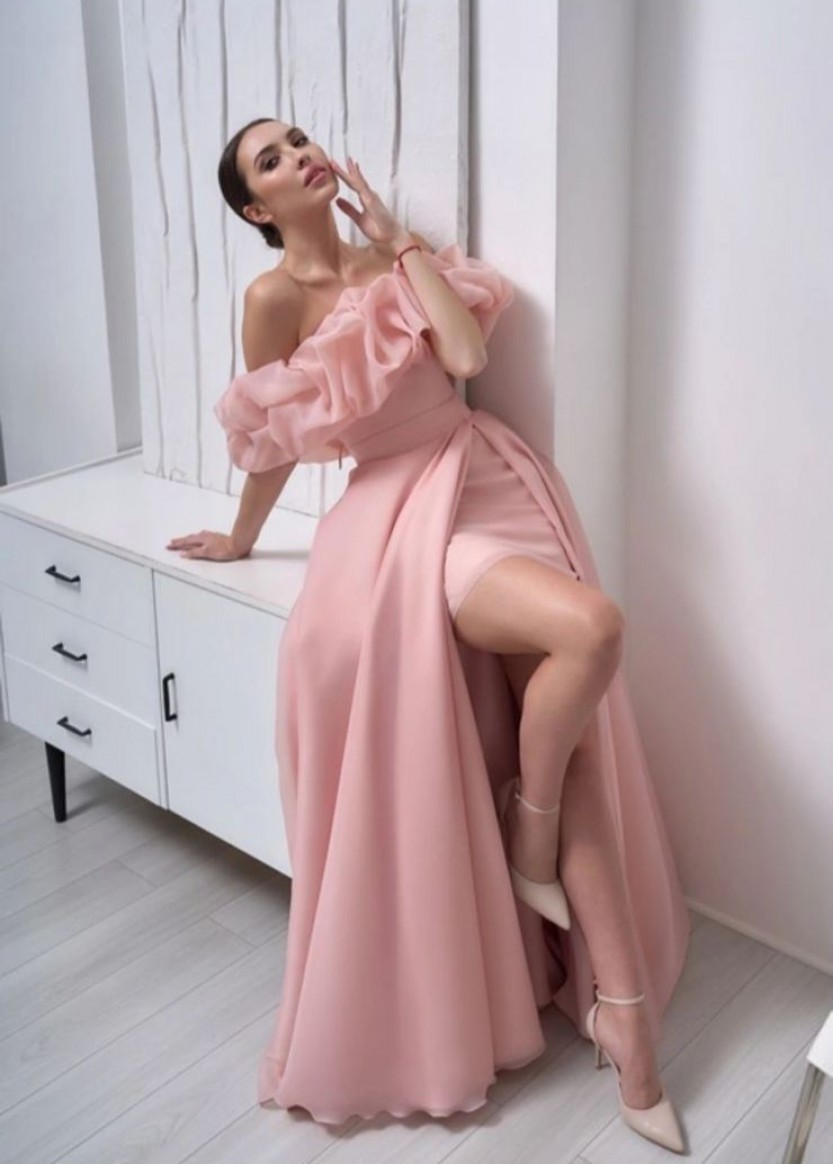 Розовое платье-трансформер с буфом и 2мя видами юбок напрокат 