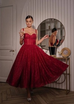 Красное блестящее короткое миди платье напрокат на выпускной в Краснодаре — аренда в салоне Окей Дресс Красное блестящее короткое миди платье напрокат на выпускной в Краснодаре — аренда в салоне Окей Дресс