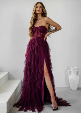 Платье вечернее бордовое длинное «Лепестки» с сегментарной юбкой из фатина