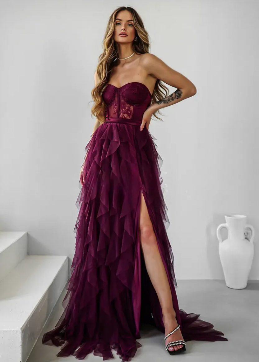 Длинное бордовое платье с фатиновой юбкой «Лепестки»