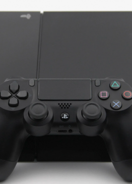 Игровая приставка PlayStation 4 напрокат — аренда PS4 с играми на время