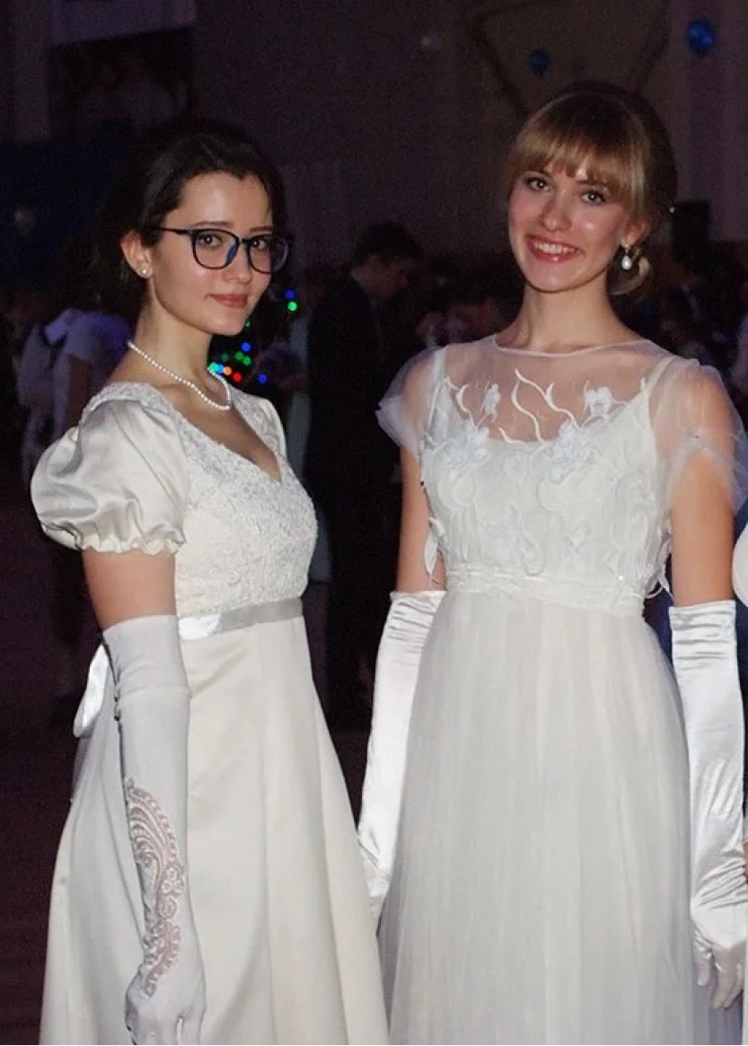 Платье в стиле ампир напрокат в Краснодаре — аренда романтичных образов для свадьбы и фотосессии