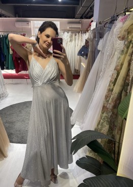 Серебристое длинное платье напрокат | А-силуэт | Вечернее платье с блеском Серебристое длинное платье напрокат | А-силуэт | Вечернее платье с блеском