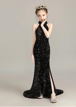 Детское облегающее платье в пол с черными паетками и разрезом | Выпускной в детский сад напрокат Детское облегающее платье в пол с черными паетками и разрезом | Выпускной в детский сад напрокат