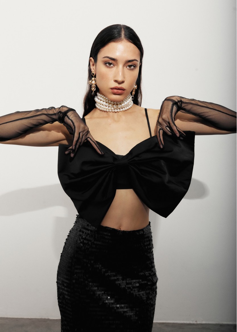 Большой черный нательный бант для фотосессии напрокат или купить